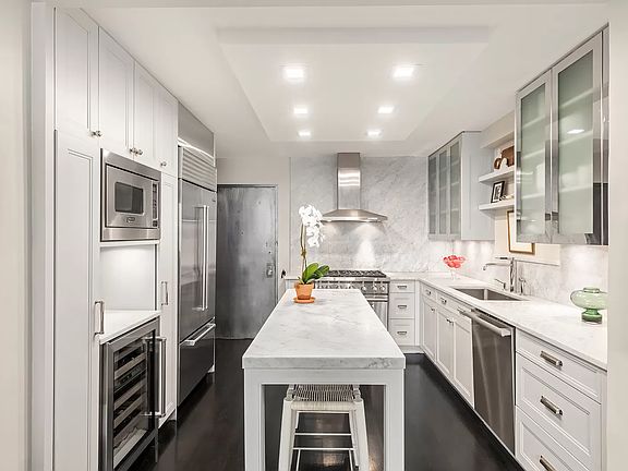 2nd image of 40 E 80th St APT 8-A