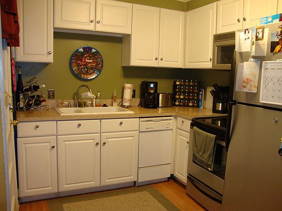 2nd image of 99 Rosslyn Ave