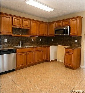 2nd image of 293 Lee Road 2087