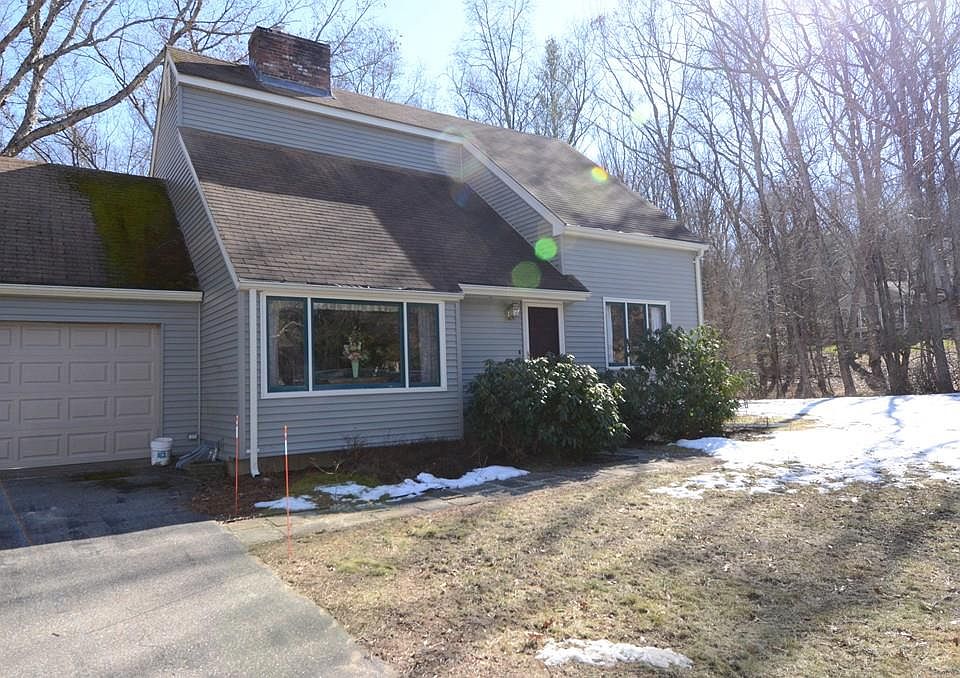 1st image of 10 Hilltop Cir