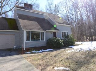 10 Hilltop Cir, West Newbury, MA 01985