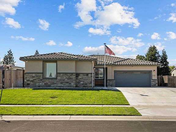 2nd image of 1106 Thunder Ranch Way