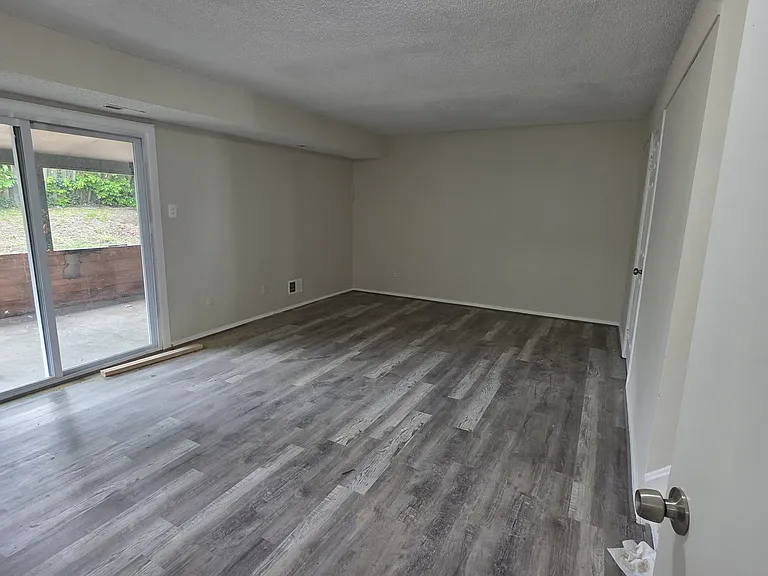 115 Village Dr — Photo 5