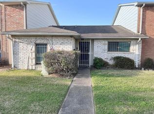 6439 S Briar Bayou Dr, Houston, TX 77072