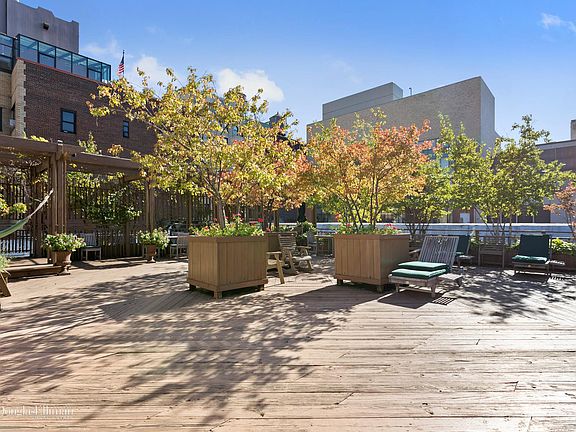 5th image of 15 Waverly Pl #5A