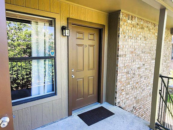 5th image of 863 Hammond Manor Dr