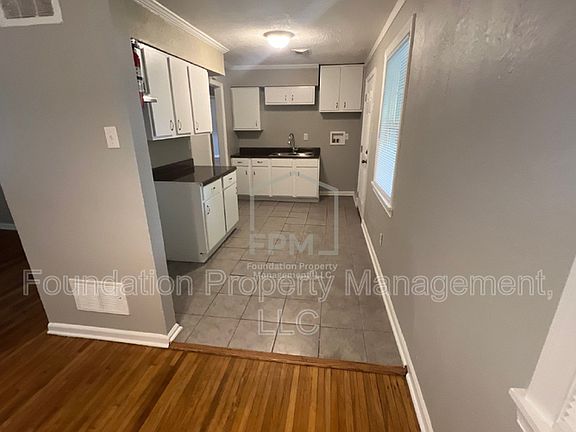4th image of 4004 Ridgedale St