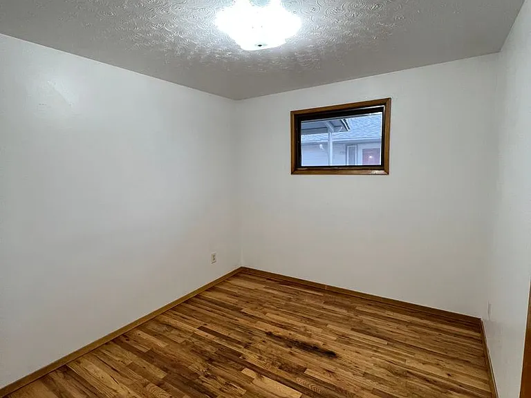 311 E Fairview Ave — Photo 8