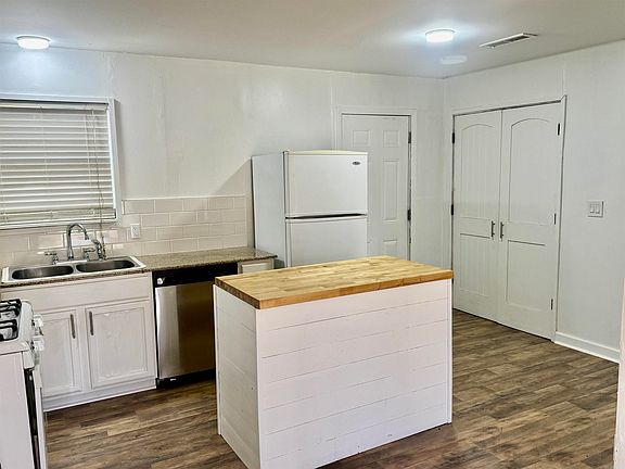 4th image of 1503 Collins Dr