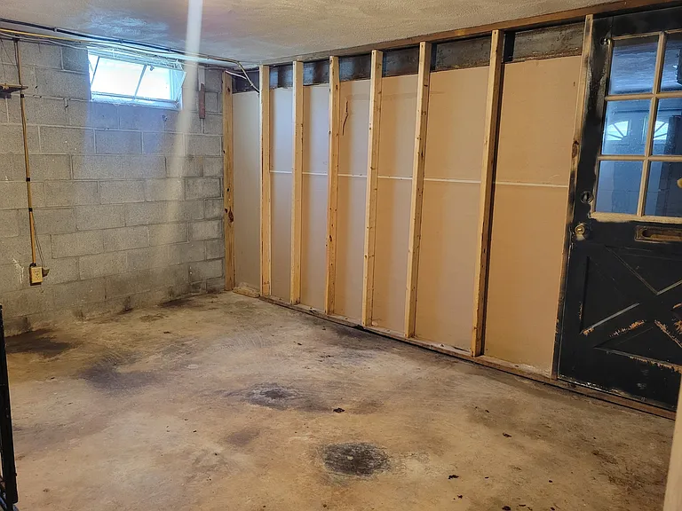 1350 Wingate Ave — Photo 20