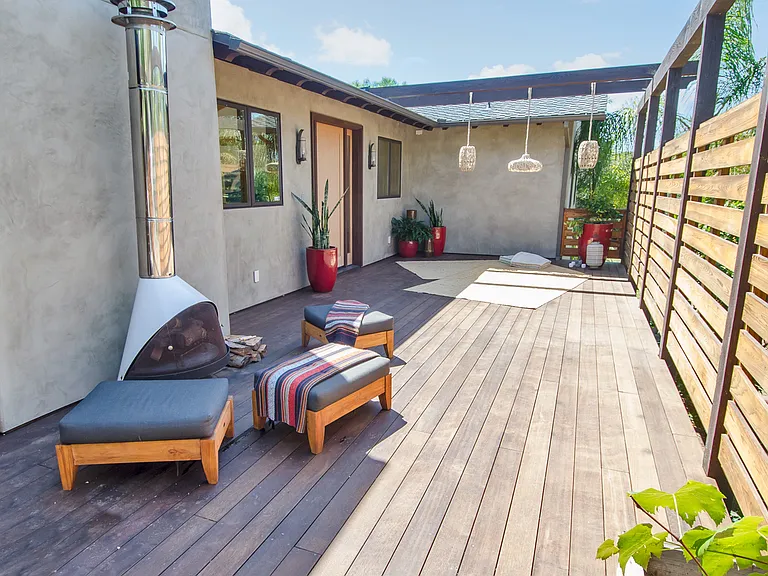 1072 Urania Ave — Photo 13