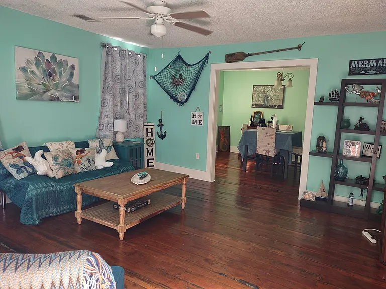 2118 Mosley St — Photo 8