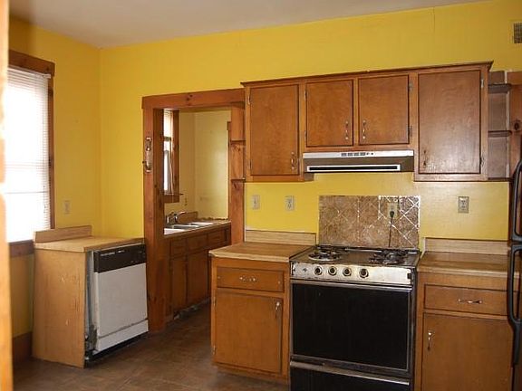 4th image of 290 Sherman Ave