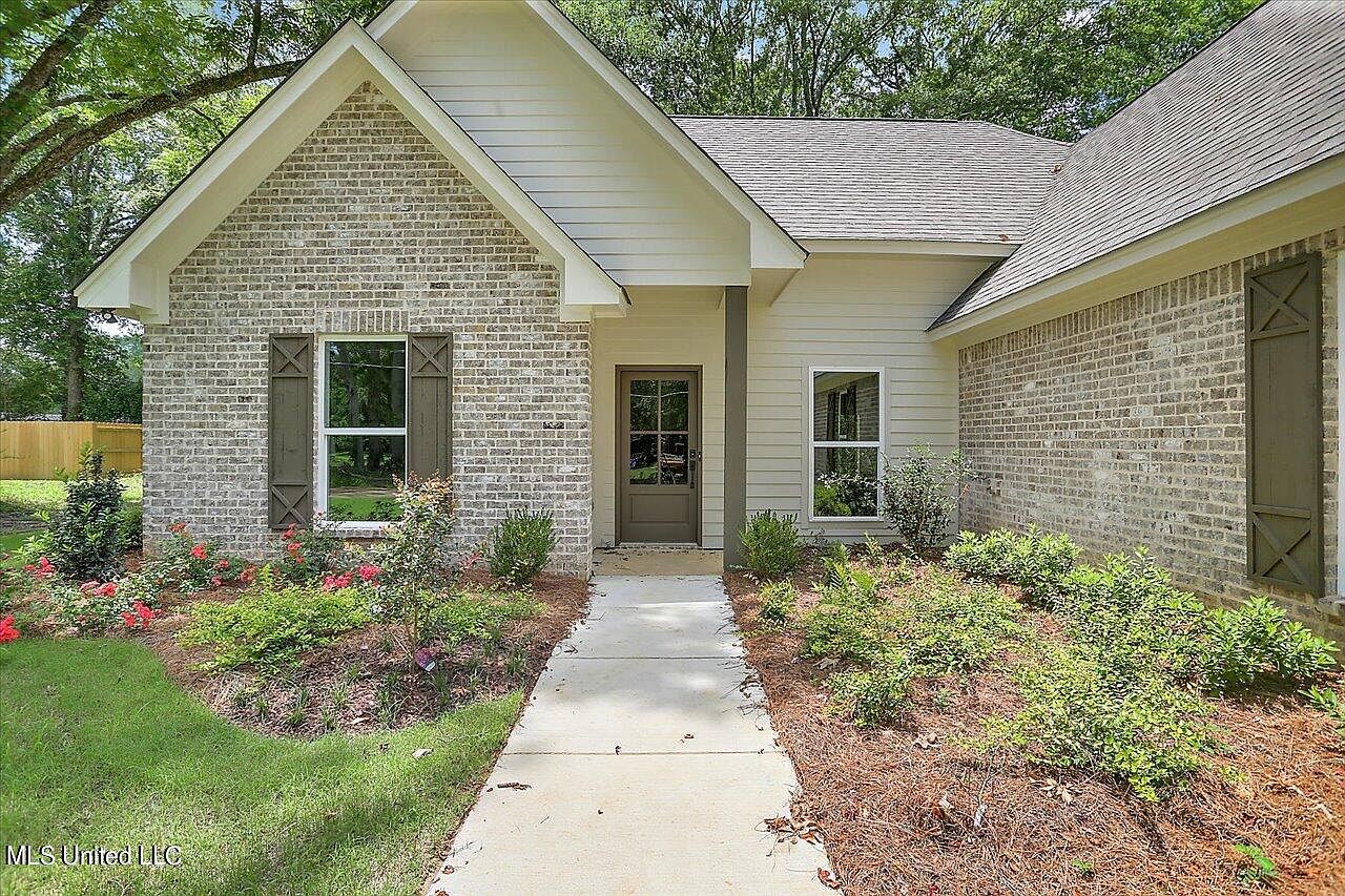 304 S Brooks St, Pelahatchie, MS 39145 Zillow