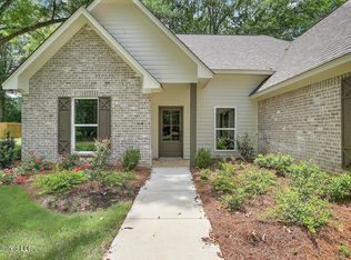 304 S Brooks Ave, Pelahatchie, MS 39145