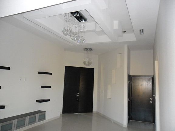 4th image of 5313 N 46th St