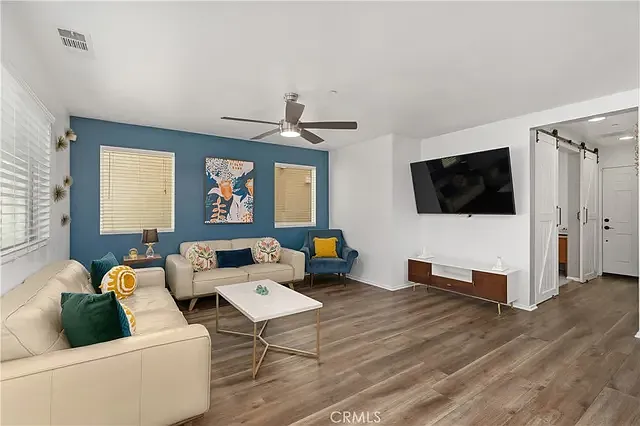 34165 Renton Dr — Photo 3