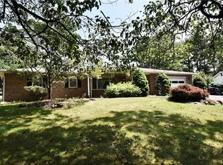 2002 Oakwood Ct, Bethlehem, PA 18015