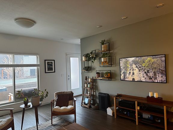 2nd image of 56 Galapago St