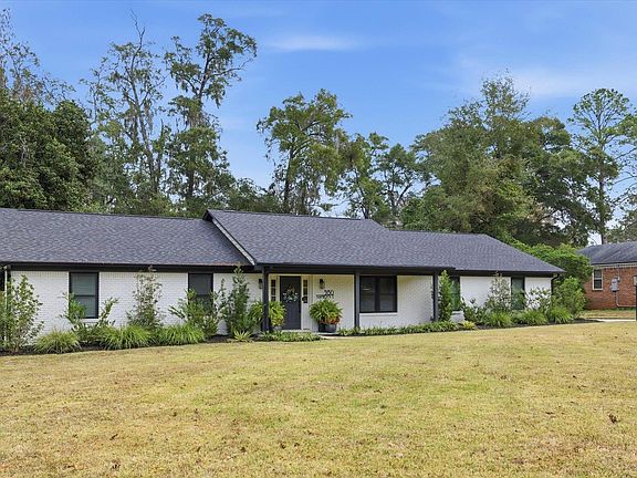 2nd image of 3130 Shamrock E