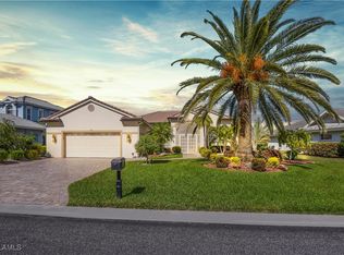 2250 Oxford Ridge Cir, Lehigh Acres, FL 33973