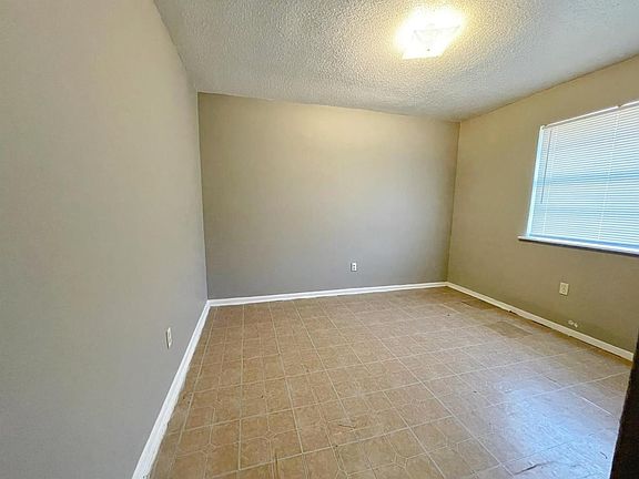 4th image of 15536 Dwyer Blvd #15536