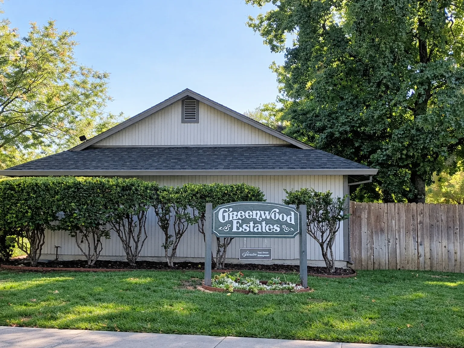 Greenwood Estates has an Excellent 2 Bedroom, 1.5 Bath Townhouse with a Backyard! — Photo 2