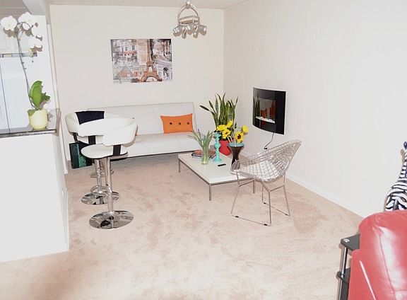 4th image of 450 Plum Creek Dr APT 110