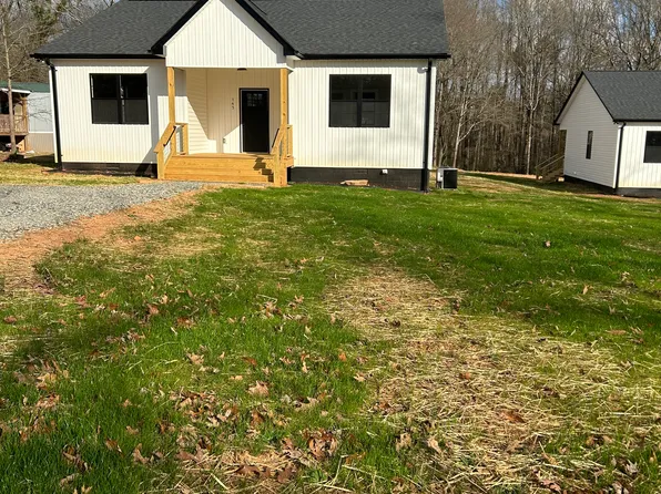 145 Highland Hills Dr, Campobello, SC 29322