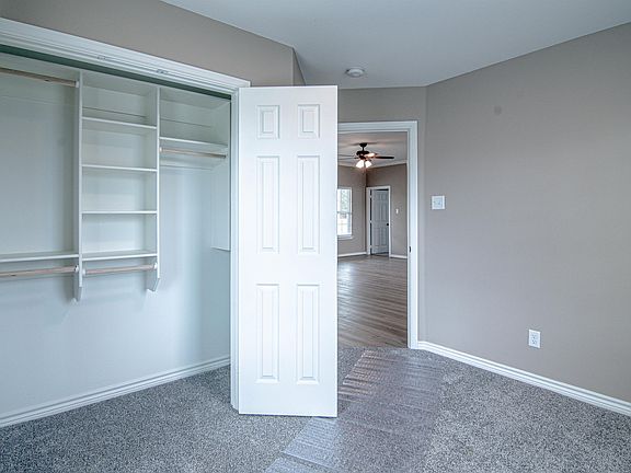 5th image of 102 Shorewood Dr