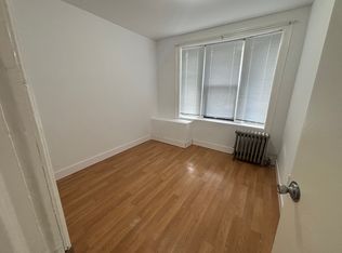 28-33 37th St #1C, Astoria, NY 11103