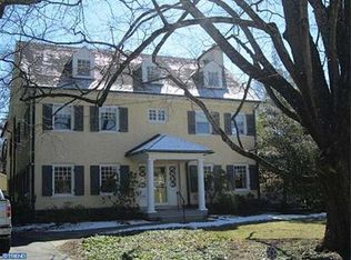 326 Saint Davids Rd, Wayne, PA 19087