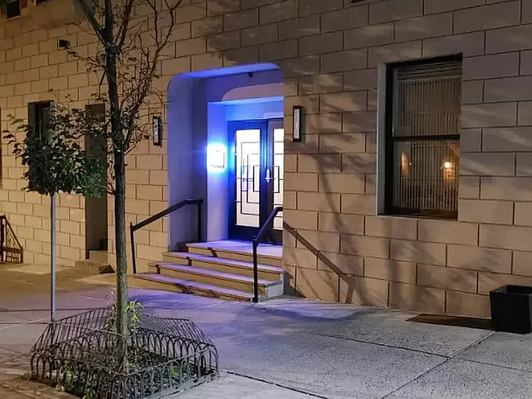 152 E 35th St #3H — Photo 11