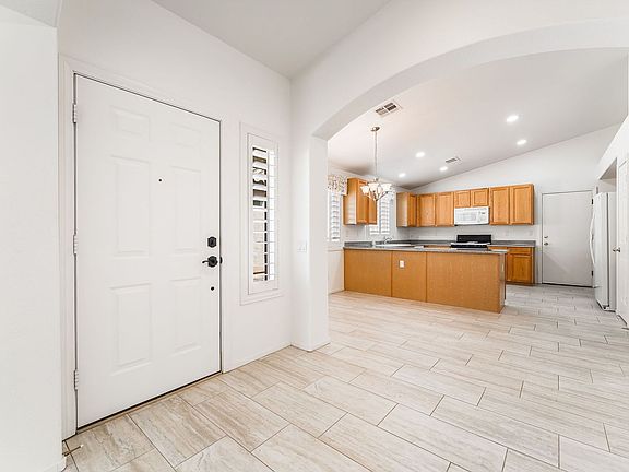4th image of 2141 Hidden Ranch Ter