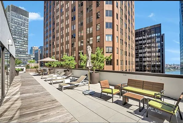 Rented by Level Group | media 21