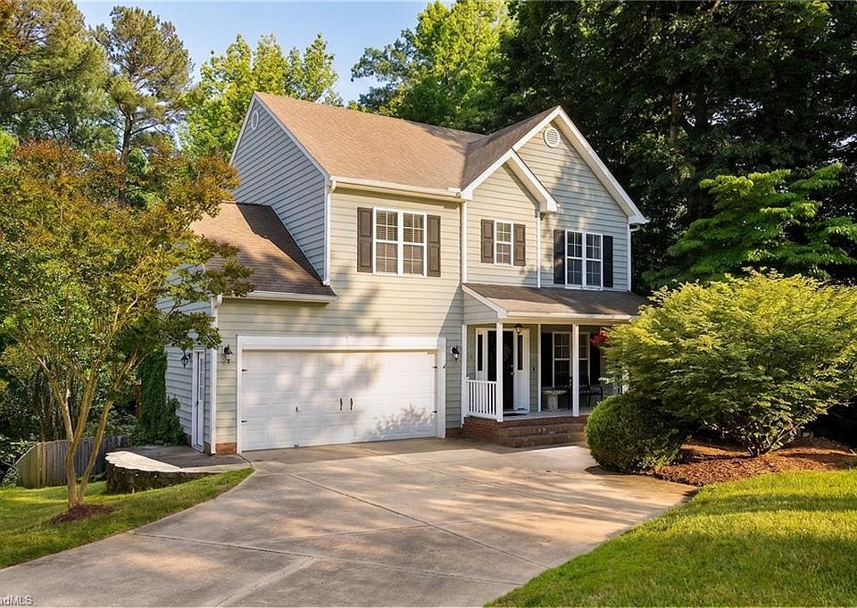 1st image of 16 Country Walk Ln