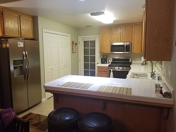 Roomy Kitchen 