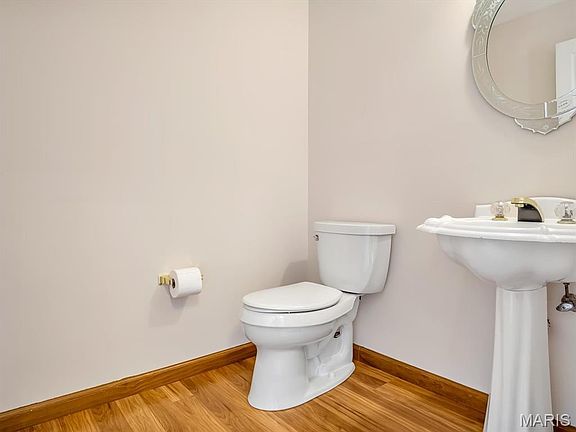 5th image of 218 Winterberry Dr