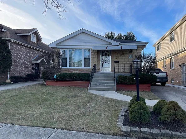 8122 N Ottawa Ave, Niles, IL 60714
