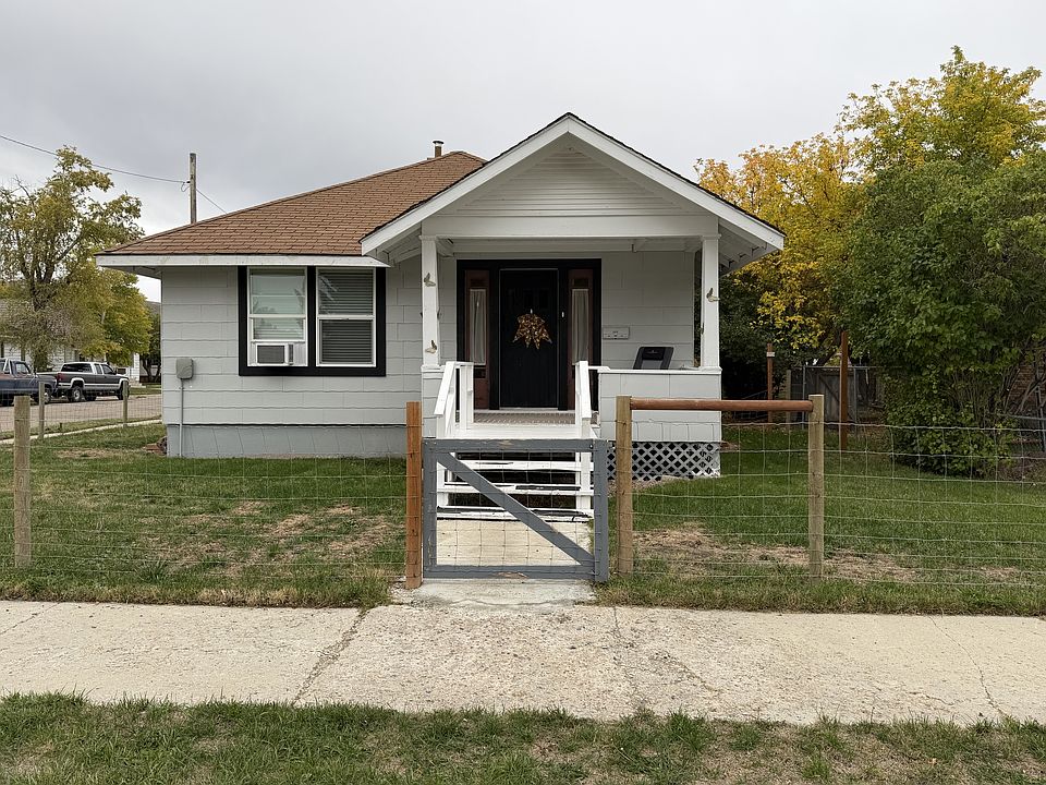 1st image of 502 Garnet St