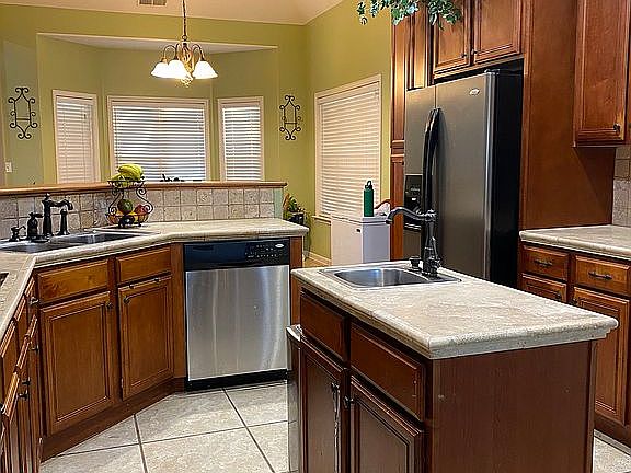 5th image of 10042 Cypress Lake Dr N