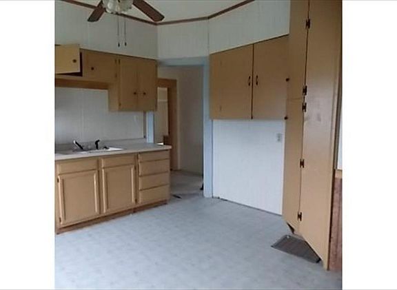 3rd image of 1522 165th Ave