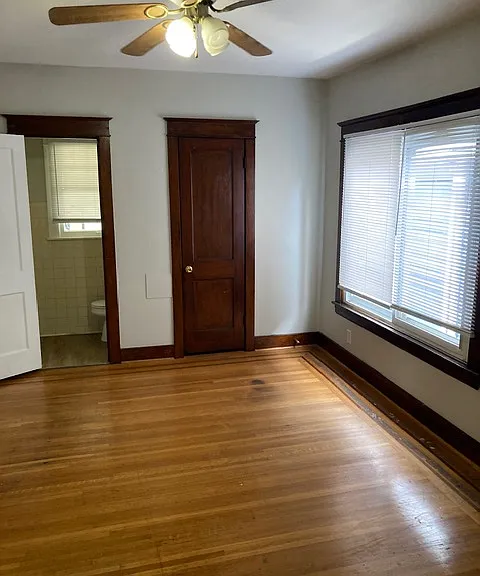 2124 Crittenden Dr — Photo 18