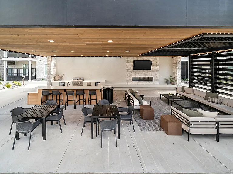 Eating/Lounge Area