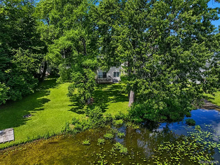 4165 Highcrest Dr — Photo 33
