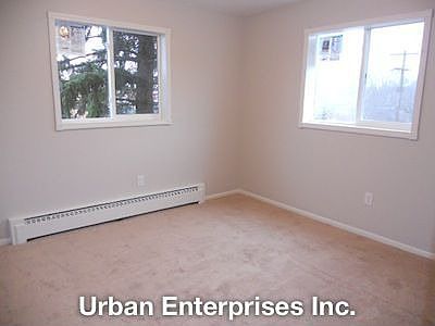 4th image of 112 Larpenteur Ave W APT 9