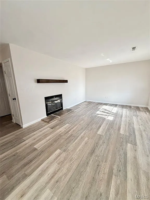 2 bed, 1.0 bath, 832 sqft, $950 — Photo 2