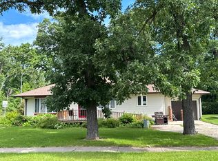 100 Park St E, Cavalier, ND 58220