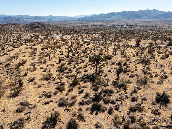 4th image of 5610 Yucca Mesa Rd