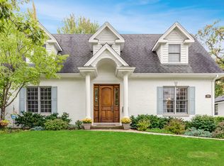 745 Green Briar Ln, Lake Forest, IL 60045
